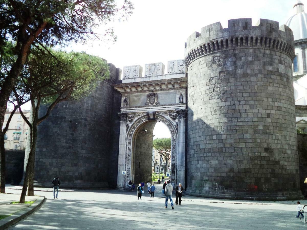 Le Due Torri * Napels